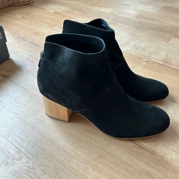 NWOT Eileen Fisher black Suri Tumbled Nubuck Bootie - Picture 1 of 6